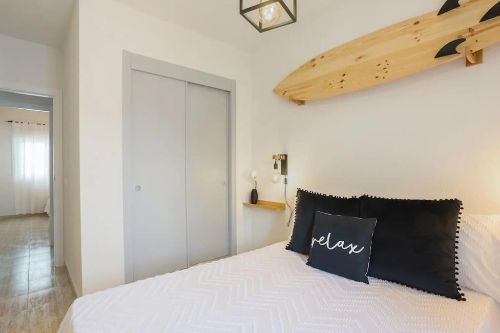 Mediterranean Breeze Beach House Ел Вергер Екстериор снимка