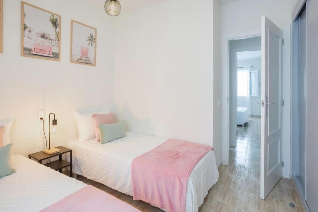 Mediterranean Breeze Beach House Ел Вергер Екстериор снимка