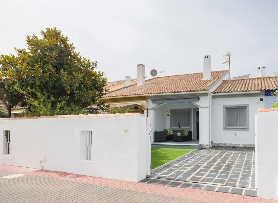 Mediterranean Breeze Beach House Ел Вергер Екстериор снимка
