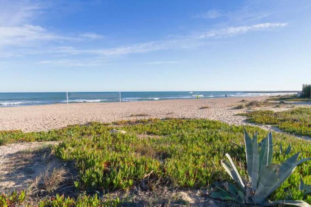 Mediterranean Breeze Beach House Ел Вергер Екстериор снимка